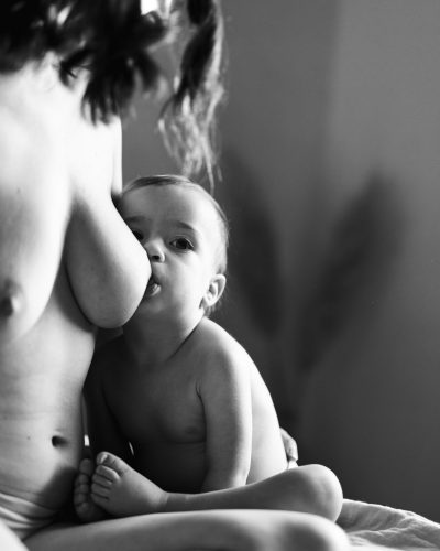 photo bébé et allaitement à Draguignan dans le Var. Lifestyle et naturel - maternité