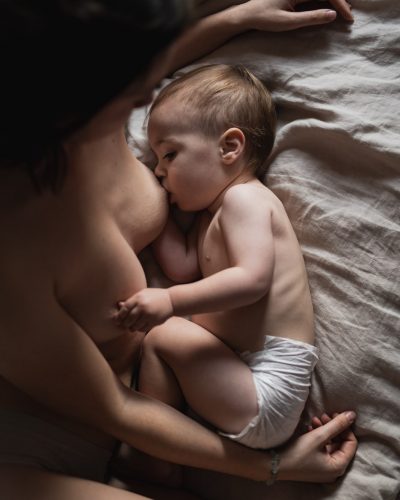 photo bébé et allaitement à Draguignan dans le Var. Lifestyle et naturel - maternité